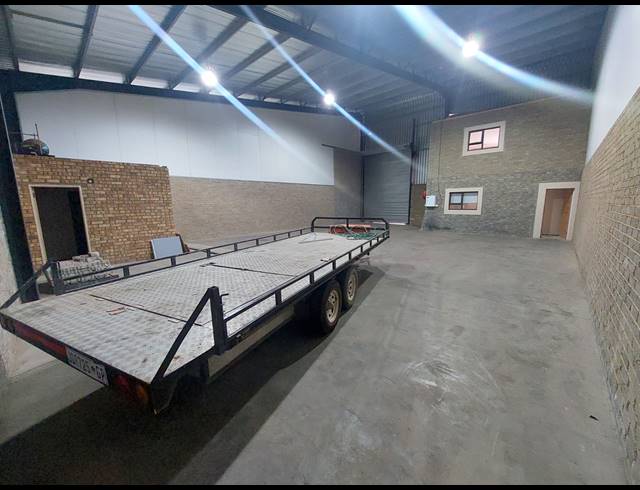 320M² FACTORY FOR SALE IN APEX